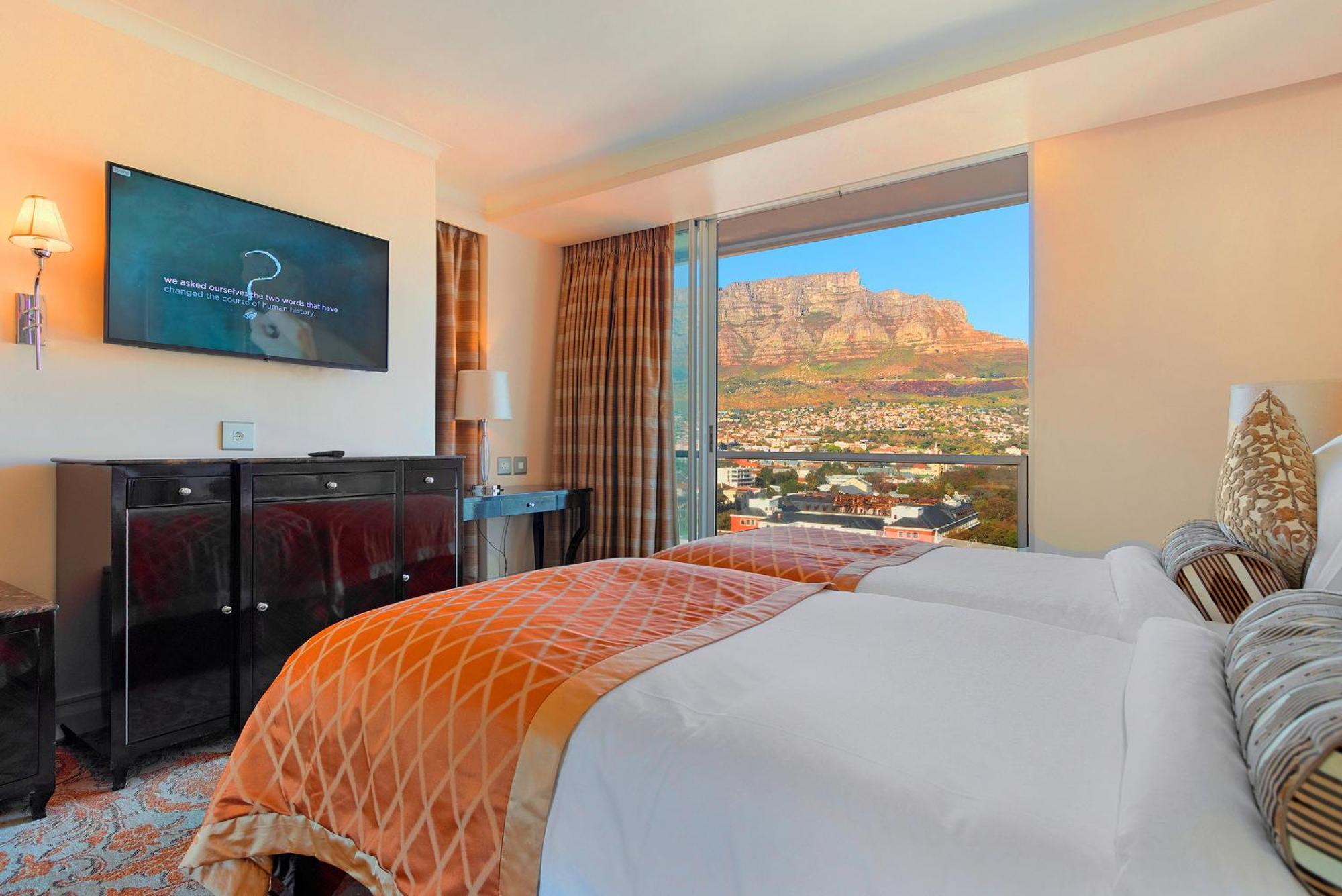 Taj - Luxury 2 Bedroom With Breathtaking Table Mountain Vistas *
